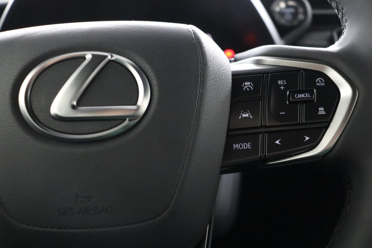 Lexus LBX - Business Line 2WD  23