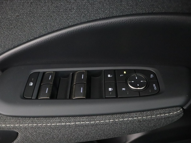 Lexus LBX - Business Line 2WD 