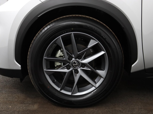 Lexus LBX - Business Line 2WD 