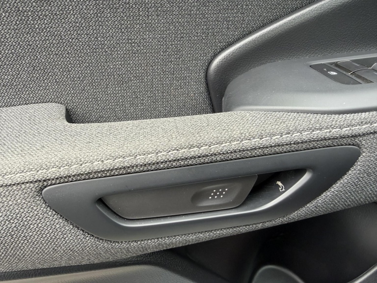 Lexus LBX - Business Line 2WD  44