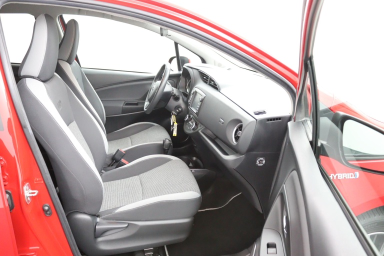 Toyota Yaris - 1.5 Hybrid Dynamic Limited 10