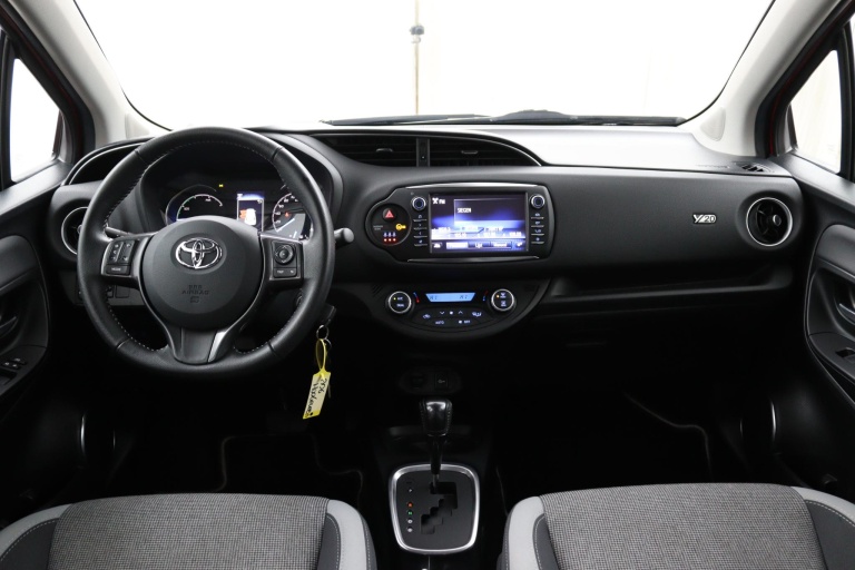 Toyota Yaris - 1.5 Hybrid Dynamic Limited 11