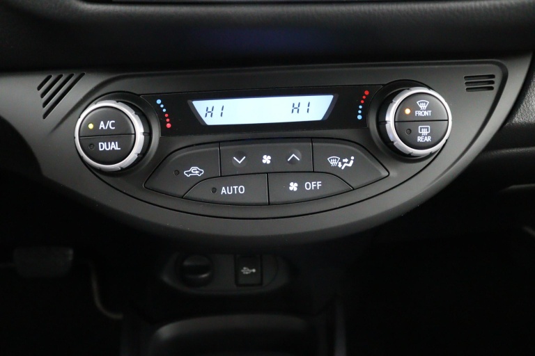 Toyota Yaris - 1.5 Hybrid Dynamic Limited 15