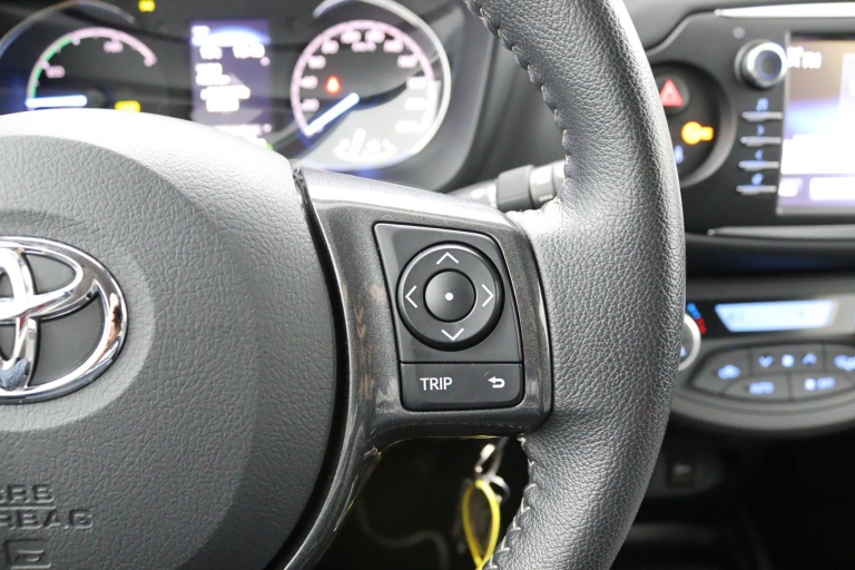 Toyota Yaris - 1.5 Hybrid Dynamic Limited 17