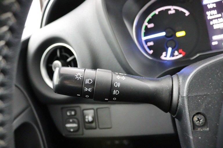 Toyota Yaris - 1.5 Hybrid Dynamic Limited 18