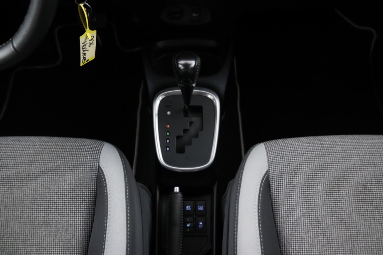 Toyota Yaris - 1.5 Hybrid Dynamic Limited 23