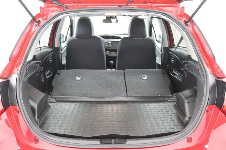 Toyota Yaris - 1.5 Hybrid Dynamic Limited 28