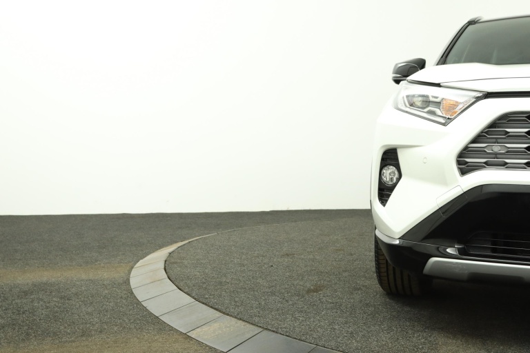 Toyota RAV4 - 2.5 Hybrid AWD Bi-Tone 36