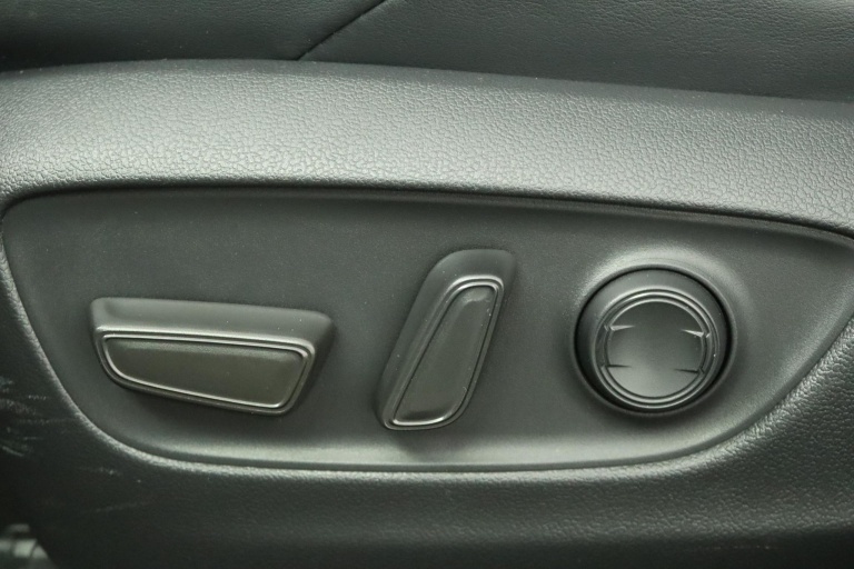 Toyota RAV4 - 2.5 Hybrid AWD Bi-Tone 48