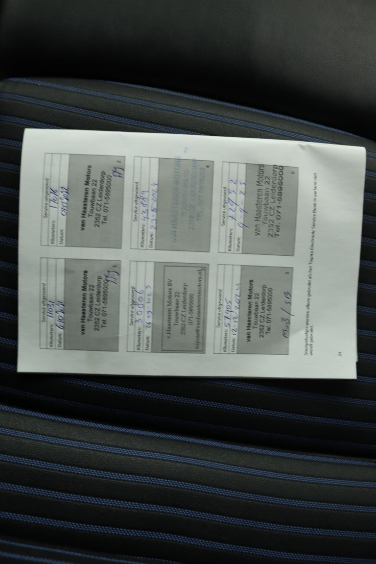 Toyota RAV4 - 2.5 Hybrid AWD Bi-Tone 76