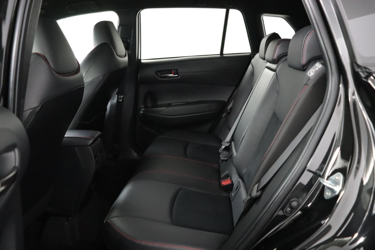 Toyota Corolla Cross - Hybrid 180 GR Sport 18