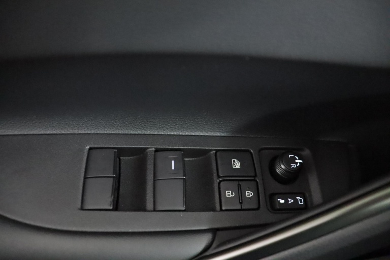 Toyota Corolla Cross - Hybrid 180 GR Sport 28