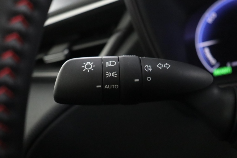 Toyota Corolla Cross - Hybrid 180 GR Sport 30