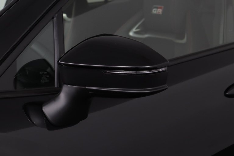 Toyota Corolla Cross - Hybrid 180 GR Sport 35