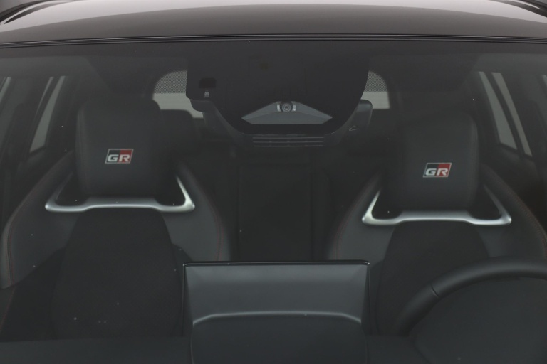 Toyota Corolla Cross - Hybrid 180 GR Sport 39