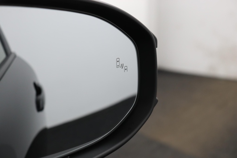 Toyota Corolla Cross - Hybrid 180 GR Sport 42