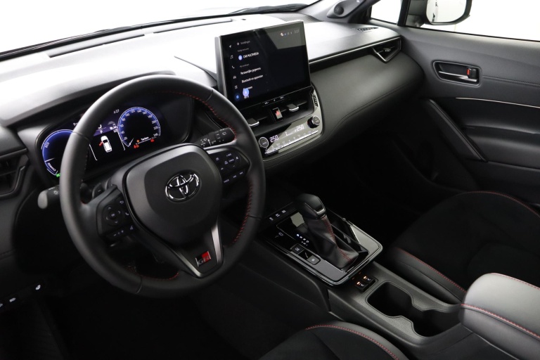 Toyota Corolla Cross - Hybrid 180 GR Sport 53