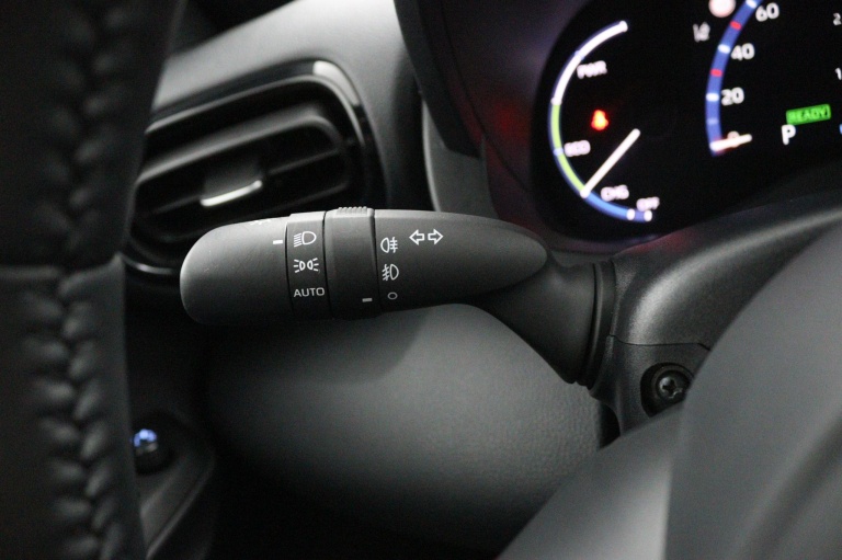 Toyota Yaris Cross - 1.5 Hybrid 30