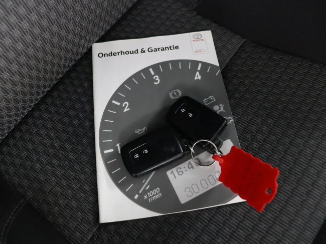 Toyota Auris Touring Sports - 1.8 Hybrid Black Edition