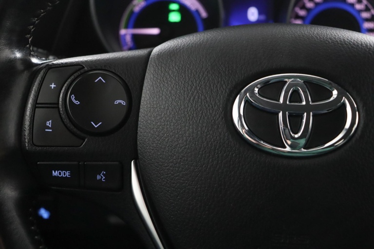 Toyota Auris Touring Sports - 1.8 Hybrid Black Edition 19