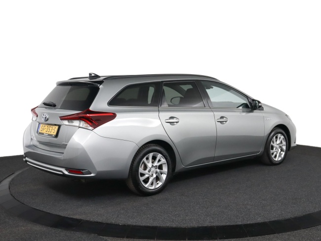 Toyota Auris Touring Sports - 1.8 Hybrid Black Edition