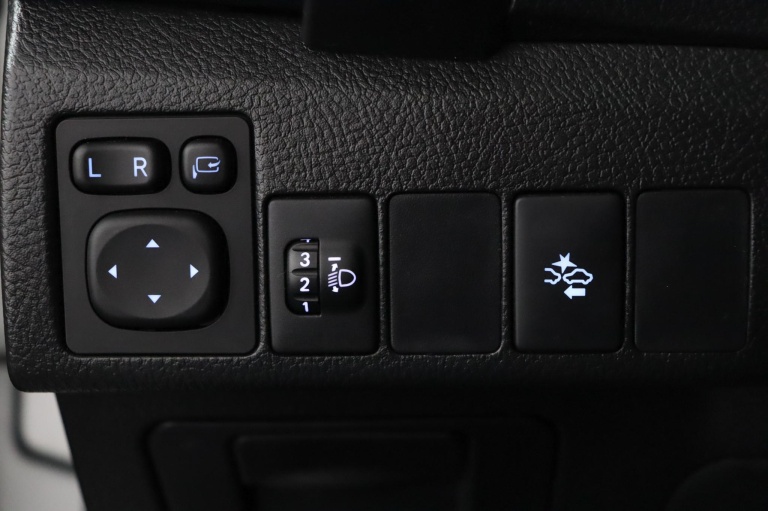 Toyota Auris Touring Sports - 1.8 Hybrid Black Edition 30