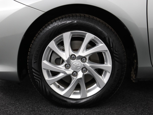 Toyota Auris Touring Sports - 1.8 Hybrid Black Edition