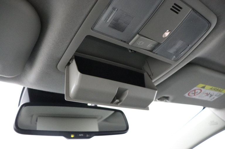 Toyota Auris Touring Sports - 1.8 Hybrid Black Edition 51