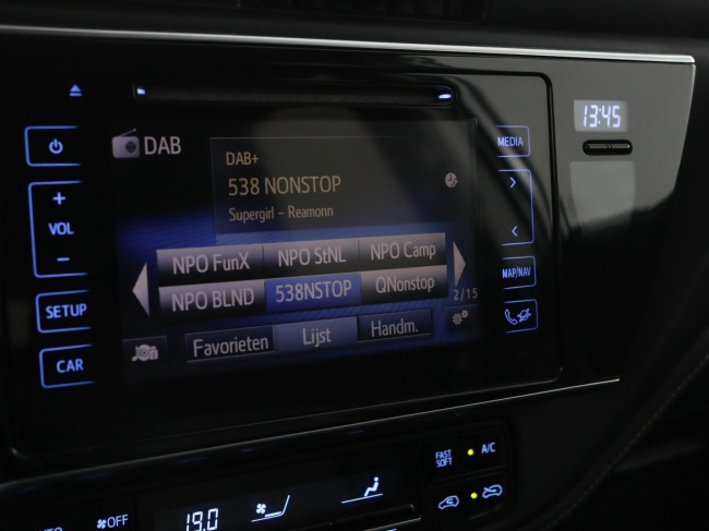 Toyota Auris Touring Sports - 1.8 Hybrid Black Edition