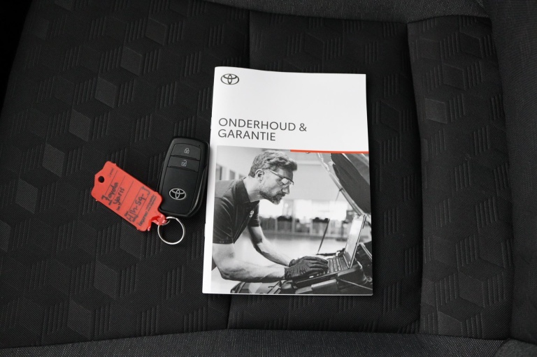 Toyota Yaris - 1.5 Hybrid 115 Dynamic 11