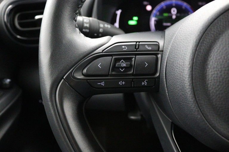 Toyota Yaris - 1.5 Hybrid 115 Dynamic 19