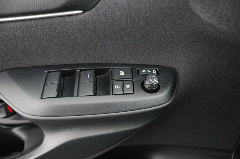 Toyota Yaris - 1.5 Hybrid 115 Dynamic 28