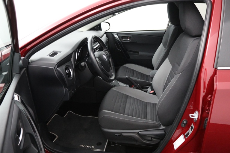 Toyota Auris - 1.8 Hybrid Dynamic Ultimate 17