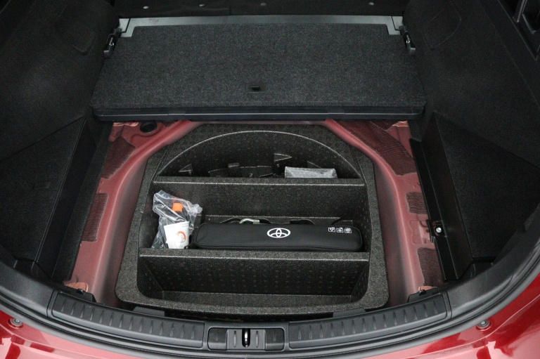 Toyota Auris - 1.8 Hybrid Dynamic Ultimate 32