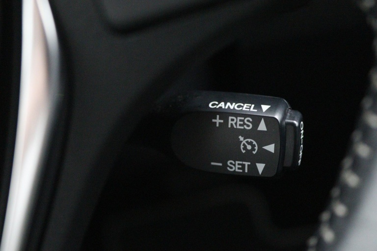 Toyota Auris - 1.8 Hybrid Dynamic Ultimate 37