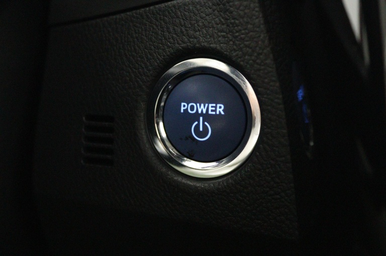 Toyota Auris - 1.8 Hybrid Dynamic Ultimate 38