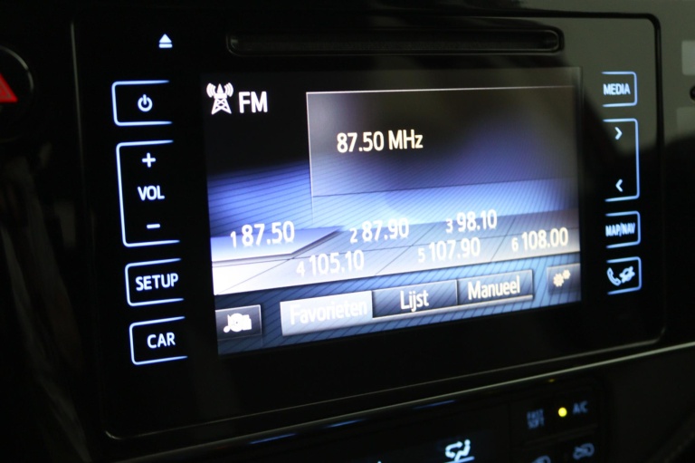 Toyota Auris - 1.8 Hybrid Freestyle 8