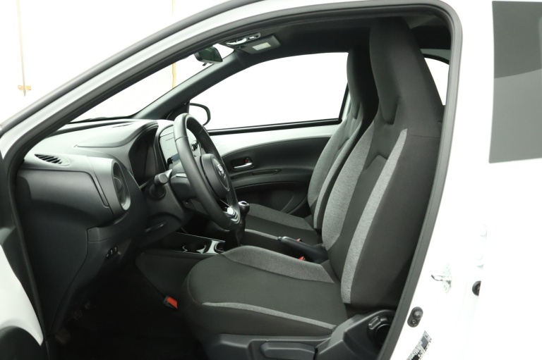 Toyota Aygo X - 1.0 VVT-i MT Play 17