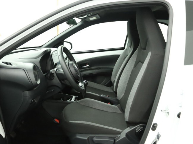 Toyota Aygo X - 1.0 VVT-i MT Play