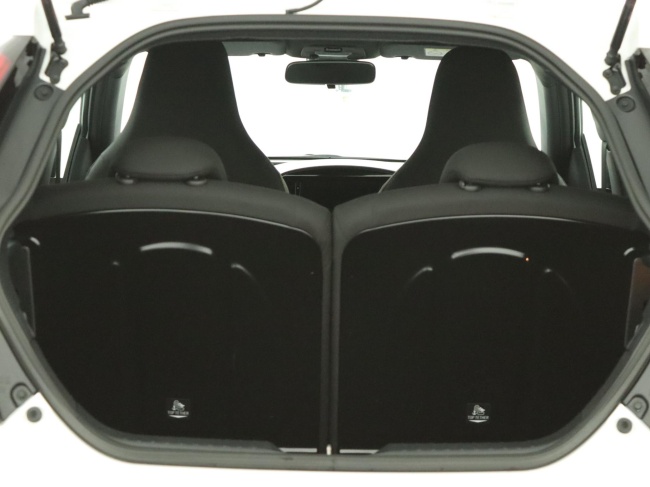 Toyota Aygo X - 1.0 VVT-i MT Play