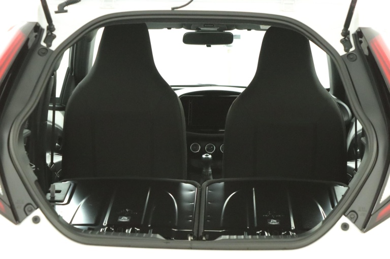 Toyota Aygo X - 1.0 VVT-i MT Play 26