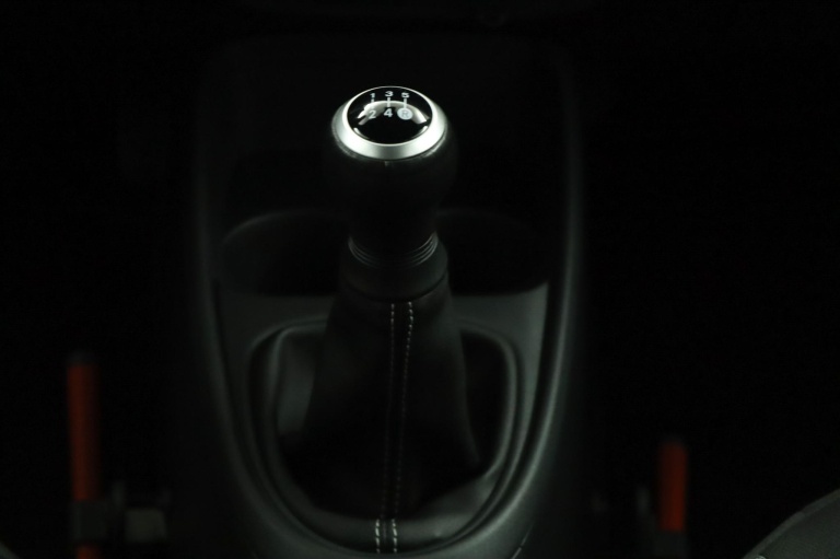 Toyota Aygo X - 1.0 VVT-i MT Play 27