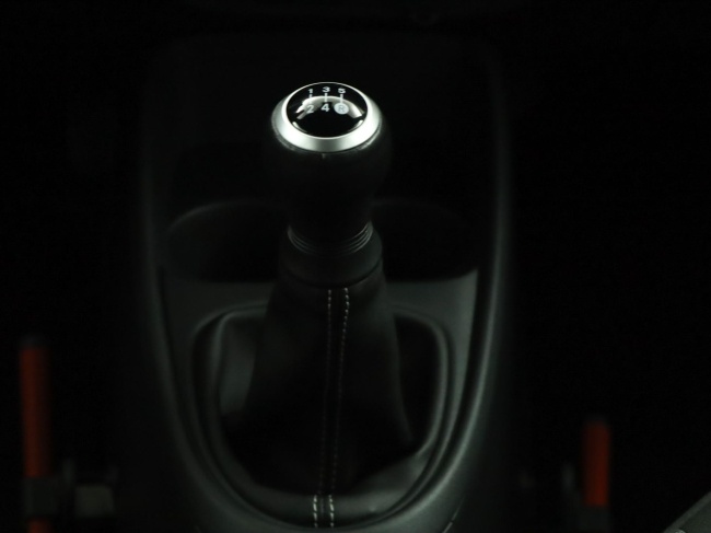 Toyota Aygo X - 1.0 VVT-i MT Play