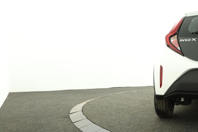 Toyota Aygo X - 1.0 VVT-i MT Play 40