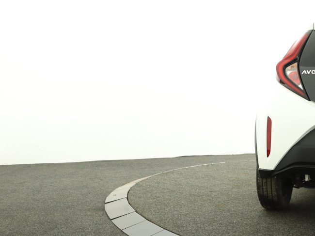 Toyota Aygo X - 1.0 VVT-i MT Play