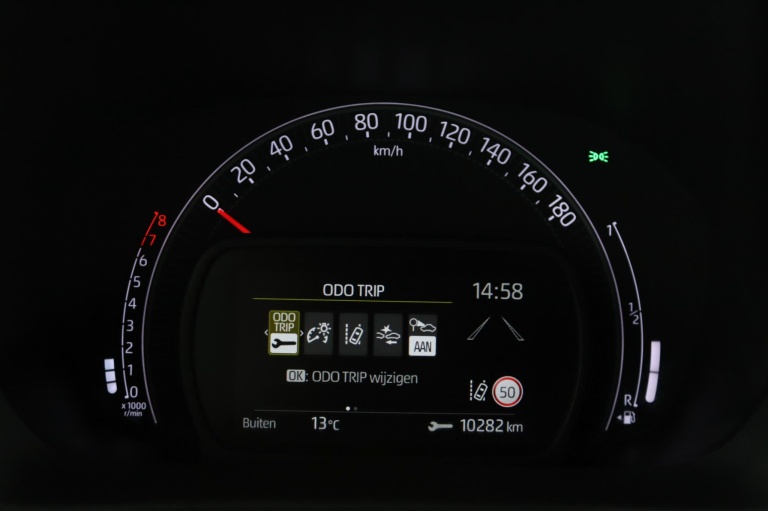 Toyota Aygo X - 1.0 VVT-i MT Play 51