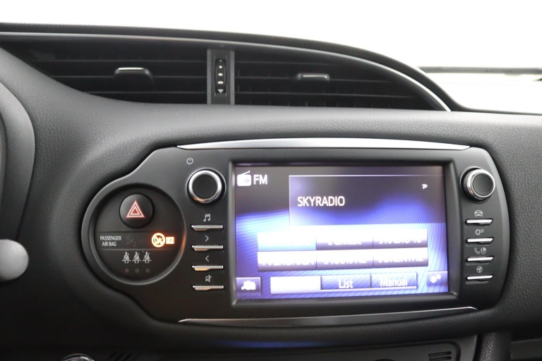 Toyota Yaris - 1.5 Hybrid Executive 15