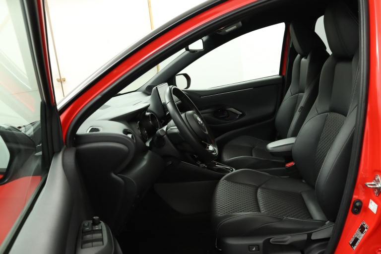 Toyota Yaris - 1.5 Hybrid Executive 17