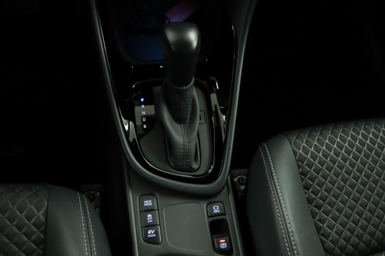 Toyota Yaris - 1.5 Hybrid Executive 29