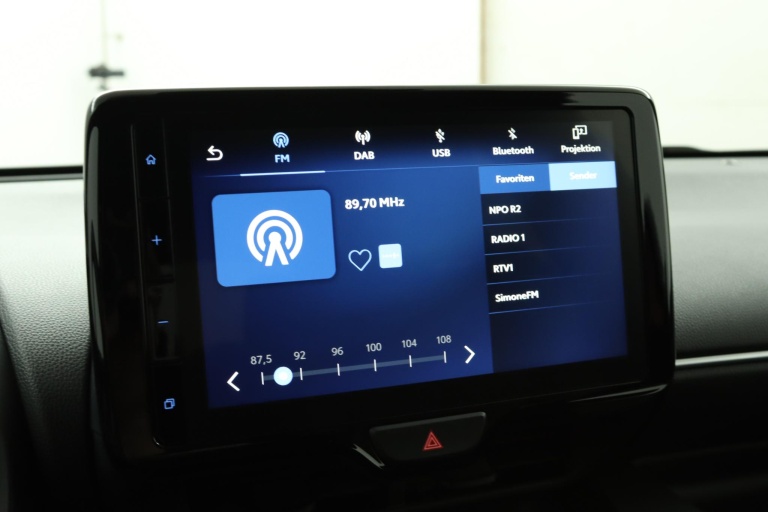 Toyota Yaris - 1.5 Hybrid Executive 8